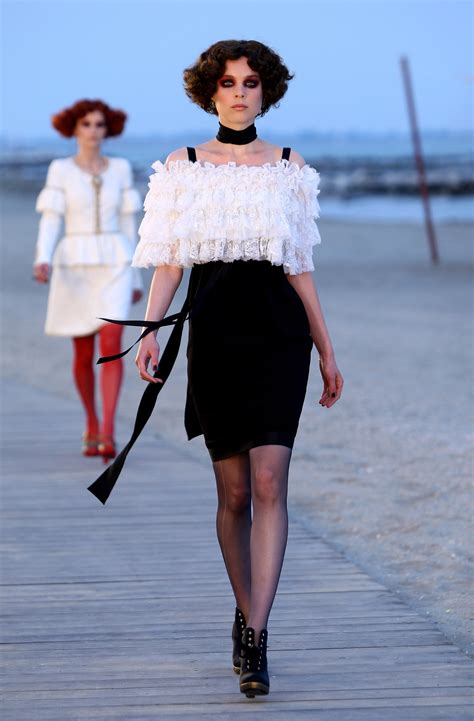 The Best from Chanel Cruise 2010 + Questions for FM + Award 